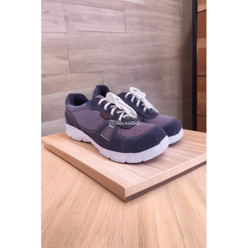 Sentra Produksi Sepatu Kerja Tinggi 9 cm - Mojokerto Kota