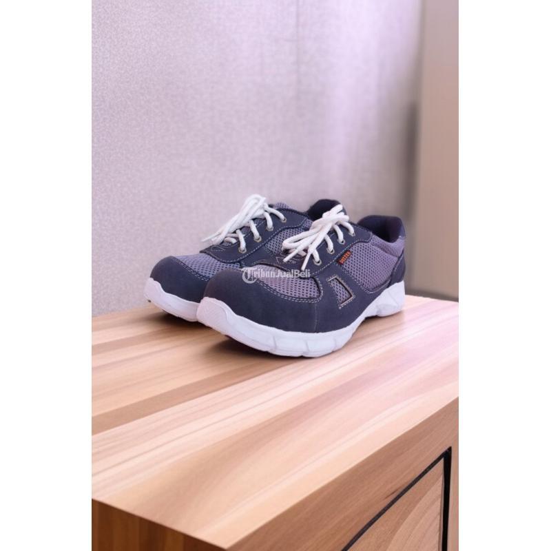 Sentra Produksi Sepatu Kerja Tinggi 9 cm - Mojokerto Kota