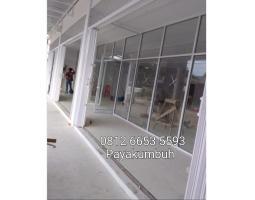 Pemasangan Kaca Kunsen Alumanium dan Pintu Rolling - Payakumbuh