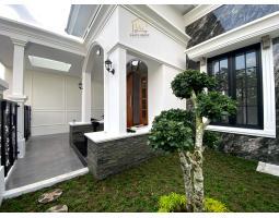 Dijual Rumah Mewah Modern Klasik di Lokasi Tenang Strategis - Sleman