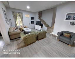 Dijual Villa, LT. 640m,2 LB. 150m2, SHM, Bagus dan Murah, Ramai Pengunjung Di Dago Giri - Bandung