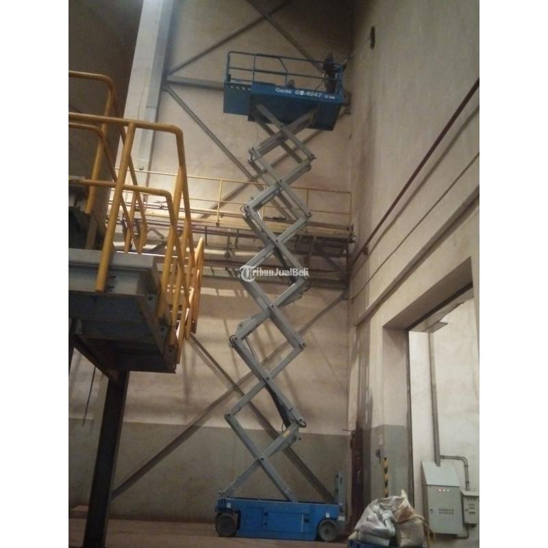 Sewa Scissor Lift - Nganjuk