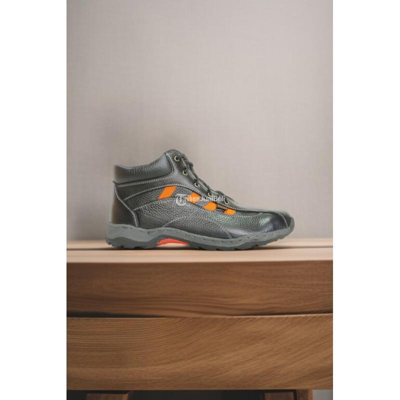 Tempat Safety Shoes Tinggi 15cm - Bontang