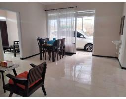 Dijual Villa Luas 259 m2 Bekas Siap Huni Lokasi Strategis - Batu