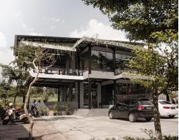 Dijual Gedung Cafe  Furniture dan Peralatan Cafe di Jl. Kaliurang KM.16 Yogyakarta Dekat Warung Kopi Klotok - Sleman 