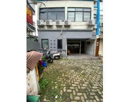 Dijual Tempat Usaha 3 lantai, Luas 155m2, SHM, Cash Only di Cipete Raya - Jakarta Selatan