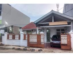 Dijual Rumah Rapi Dan Siap Huni Luas 144 m2 Bekas Perumahan Taman Harapan Baru - Bekasi Kota