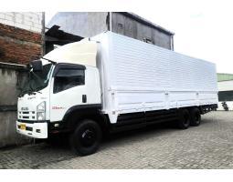 Truk Isuzu Giga Tronton 6x2 FVM Wingbox 2015 - Jakarta Utara