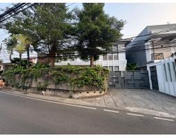 Dijual Rumah 2 Lantai di Lebak Bulus Cilandak, Hanya 5 menit ke Tol Fatmawati - Jakarta Selatan 