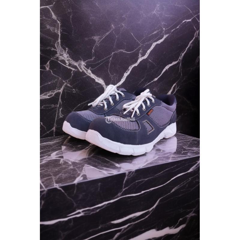 Safety Shoes Kulit Asli - Balikpapan