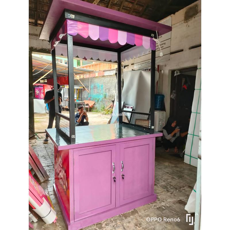 Booth Soufle Ice Cream Viral - Kudus