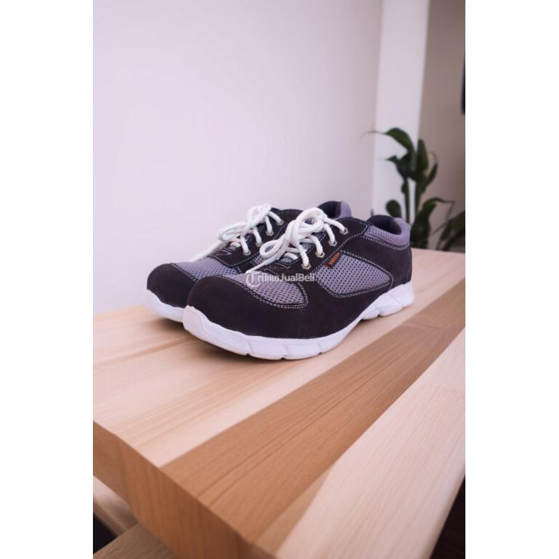 Sentra Produksi Safety Shoes - Samarinda