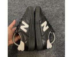 Sepatu New Balance Seri 300 Black Bekas - Klaten