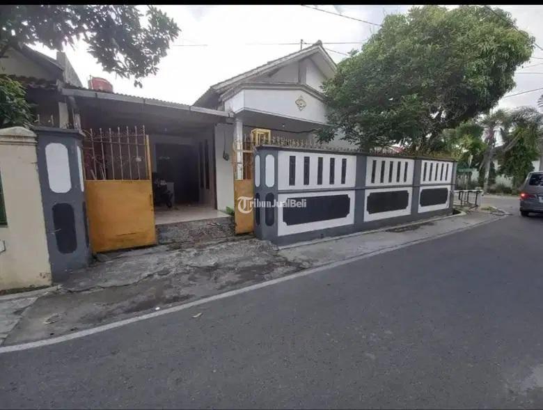 Dijual Rumah Tipe 150 2KM 3KT SHM Tepi Jalan Laweyan - Solo