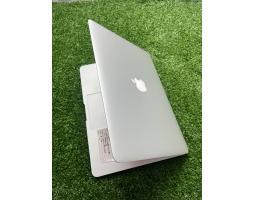 Dijual Laptop Second, Macbook Air 2015, Processor I5, 13inch, RAM 8GB, SSD 128GB - Makassar