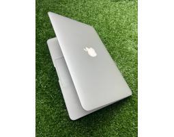 Dijual Laptop Second, Macbook Air 2010, 11inch, RAM 8 GB, SSD128GB - Makassar