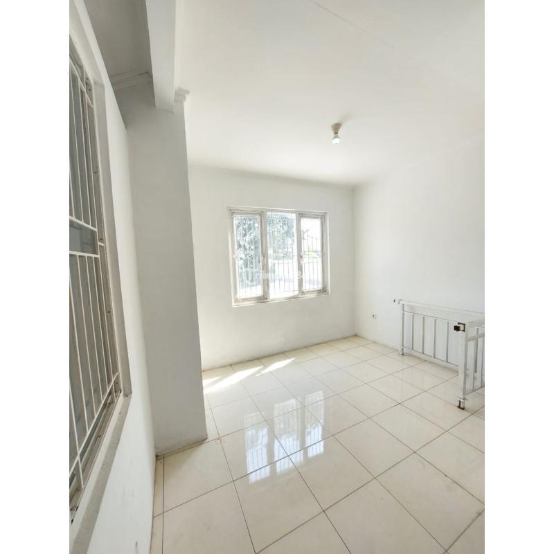 Jual Rumah Hook 2 Lantai di Sentul, SHM, 2 KT, Strategis dan Luas 165 m2 Bekas - Bogor