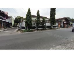 Dijual Rumah Tipe 150 2KM 3KT SHM Tepi Jalan Laweyan - Solo