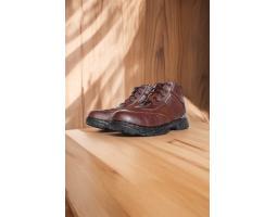 Pengrajin Sepatu Pria Untuk Kerja - Karawang