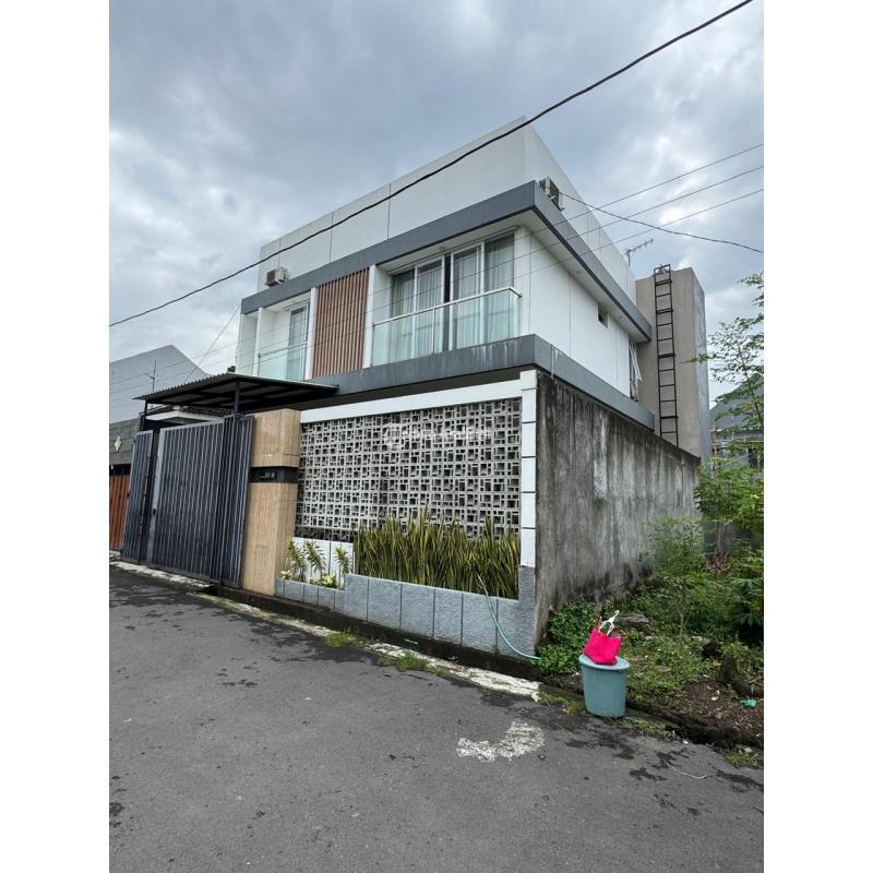 Dijual Rumah Cantik 5KT 3KM SHM beserta Perabot Gentan Purbayan Solo - Surakarta