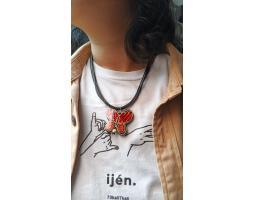 Kalung Wanita Etnik Choker Tali Semi Kulit, Liontin Kayu Batik Kupu - Malang Kota