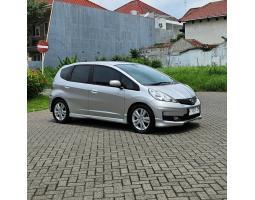 Dijual Mobil Bekas, Honda Jazz Rs, Tahun 2012, Matic, Warna Silver, Siap Pakai, Pajak Aktif- Surabaya