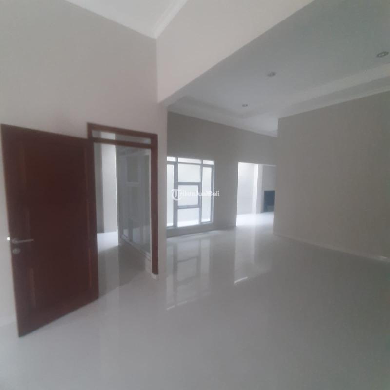 Disewakan Rumah Bagus Baru Renovasi Luas 300 m2 - Bogor Kota