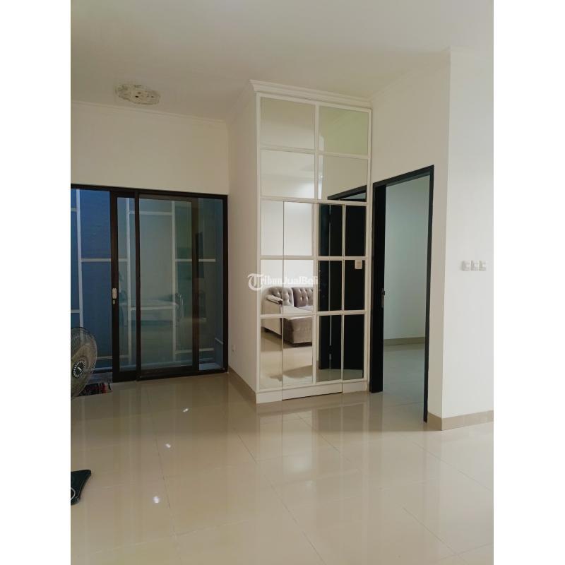 Dijual Rumah Strategis 2 Lantai, 5KT, 4KM, Siap Huni, Dalam Town House, Legalitas Lengkap, Hanya 2,5M - Jakarta Selatan