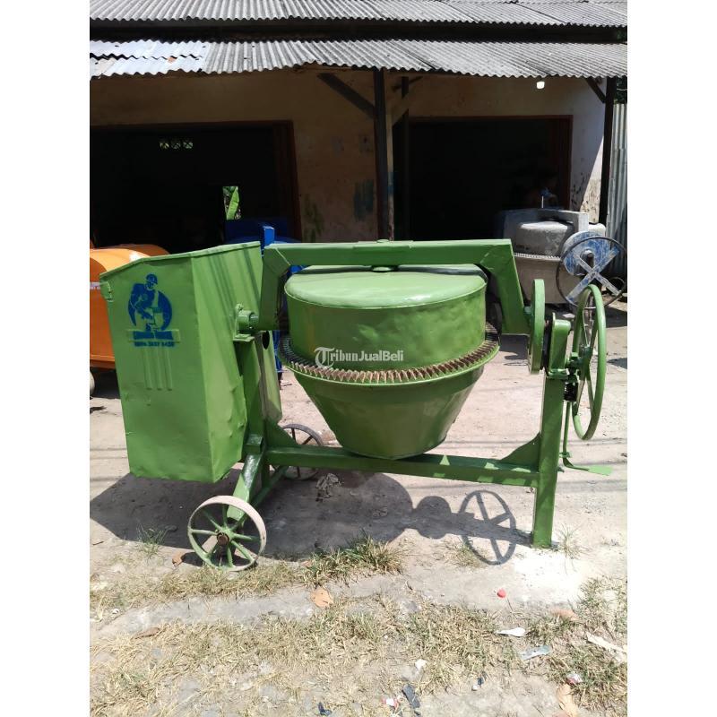 Mixer Cor Beton Trindo Dongfeng Mulus Siap Kerja Teluk Pucung - Bekasi