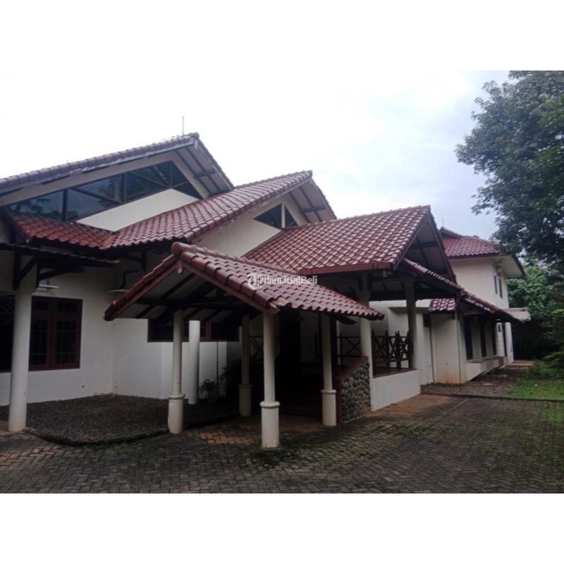 Dijual Rumah Dengan Kolam Renang di Lebak Bulus, Hanya 12 Menit Ke Tol Fatmawati - Jakarta Selatan