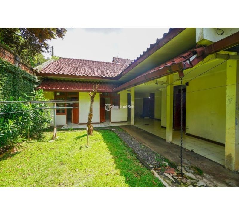 Dijual Rumah Dengan Kolam Renang di Lebak Bulus, Hanya 12 Menit Ke Tol Fatmawati - Jakarta Selatan