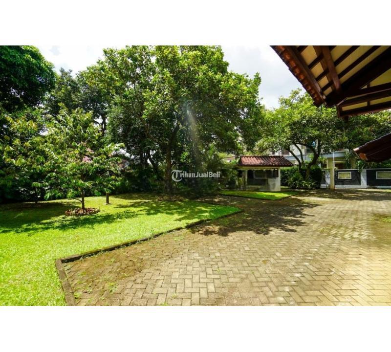 Dijual Rumah Dengan Kolam Renang di Lebak Bulus, Hanya 12 Menit Ke Tol Fatmawati - Jakarta Selatan