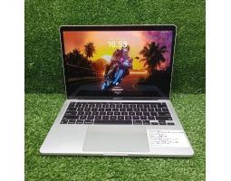Dijual Macbook Second, Macbook Proretina 2020, Processor M1, Layar Lcd 13 Inch,  Ram 8 Gb, Ssd 256 Gb - Makassar