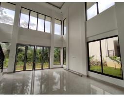 Jual Rumah Hook Luas 498 m2  Bekas di Sentul City, View Green Area Belakang - Bogor