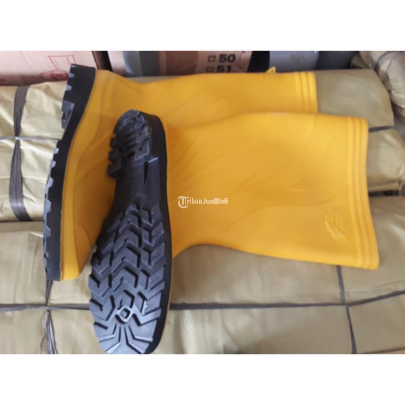 Sepatu Bot Proyek Harga Terjangkau - Bandung