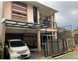 Dijual Rumah 2 Lantai di Jalan Meteor Garden Margahayu Raya Buahbatu Tipe 200 4KT 4KM - Bandung 