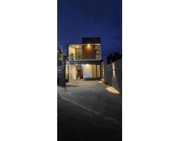 Jual Rumah Eklusif Modern 2 Lantai Tipe 85 Baru Murah Siap Huni - Sleman