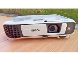 Sewa Proyektor Harian Untuk Rapat - Pekanbaru 