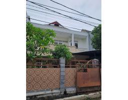 Dijual Rumah 2 Lantai SHM Kawasan Kebak Arum Surabaya Strategis - Surabaya
