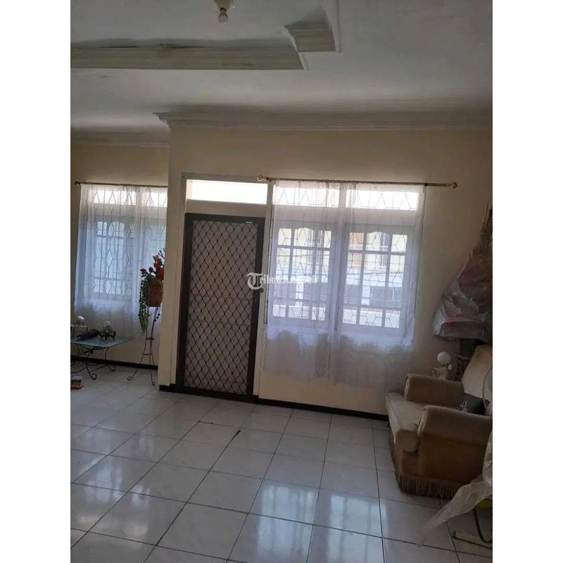 Dijual Rumah 2 Lantai SHM Kawasan Kebak Arum Surabaya Strategis - Surabaya