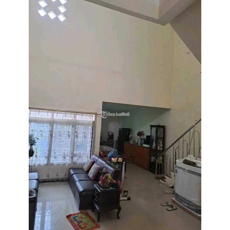 Dijual Rumah 2 Lantai SHM Kawasan Kebak Arum Surabaya Strategis - Surabaya