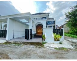 Jual Rumah Mewah Tipe 100 Baru Jakal KM 13, Dekat Kampus UII  Mall - Sleman
