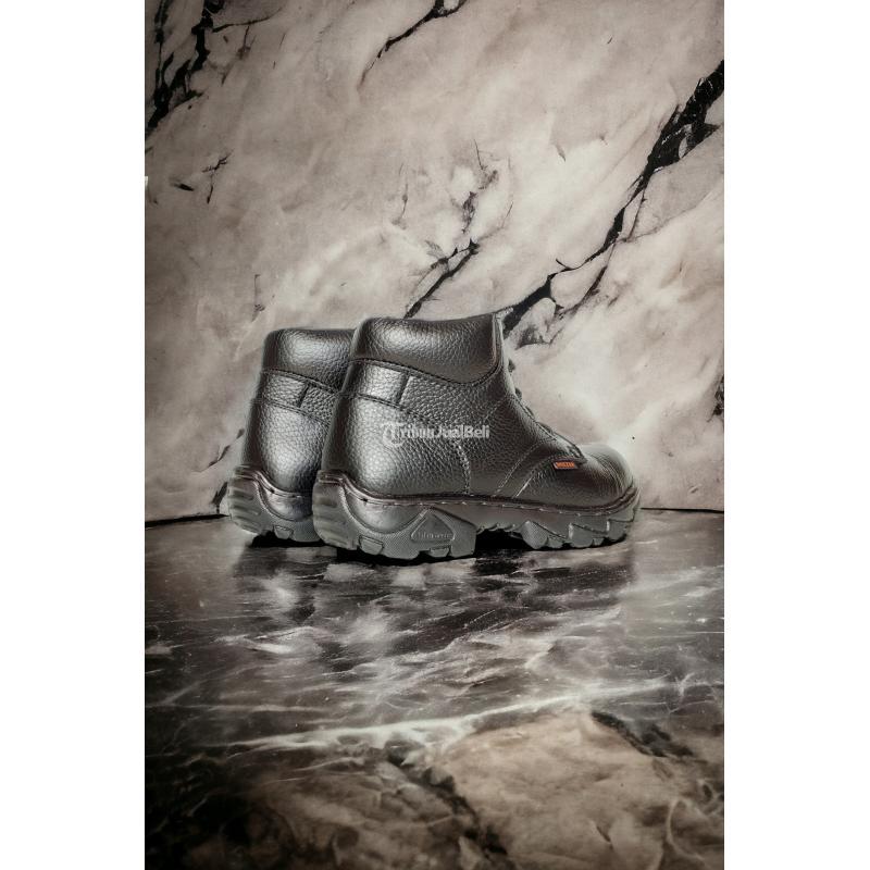 Safety Shoes Tinggi 15cm - Dumai