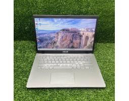 Dijual Laptop Second, Asus X 409 J, Processor Intel Core I3 Gen 7, Fhd 14 Inch, Ram 8 Gb, Ssd 512 Gb - Makassar