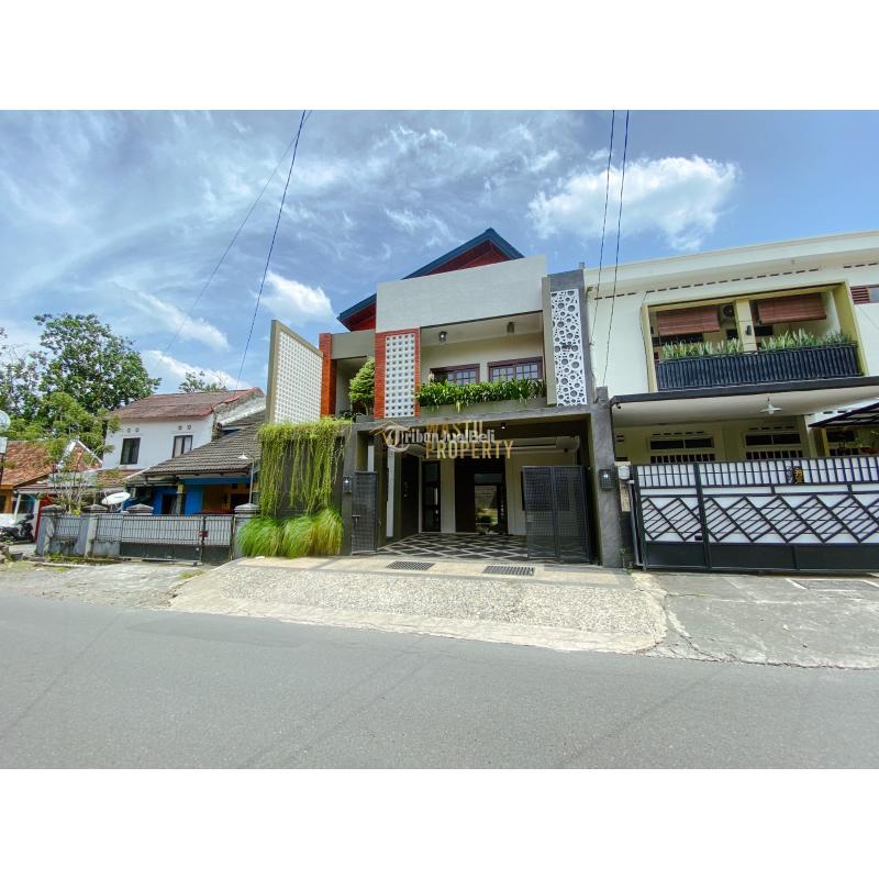 Dijual Rumah Mewah 3 Lantai di Maguwoharjo Tipe 225 5KT 3KM SHM - Sleman