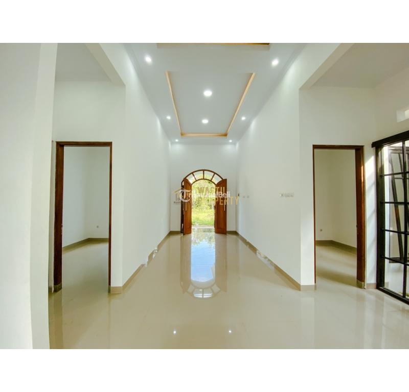 Dijual Rumah Gaya Klasik Posisi Hook Tipe 100 3KT 2KM - Sleman