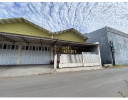 Dijual Gudang, Luas 300m2, Shm, Bangunan Kokoh, Dekat Kampus Isi, Jl. Parangtritis - Yogyakarta