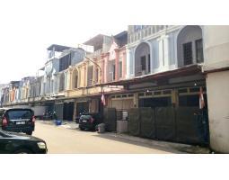 Dijual Cepat Ruko Gandeng, Luas 112m2, HGB, di Taman Palem Lestari, Ruko Pelangi, Cengkareng Barat - Jakarta Barat