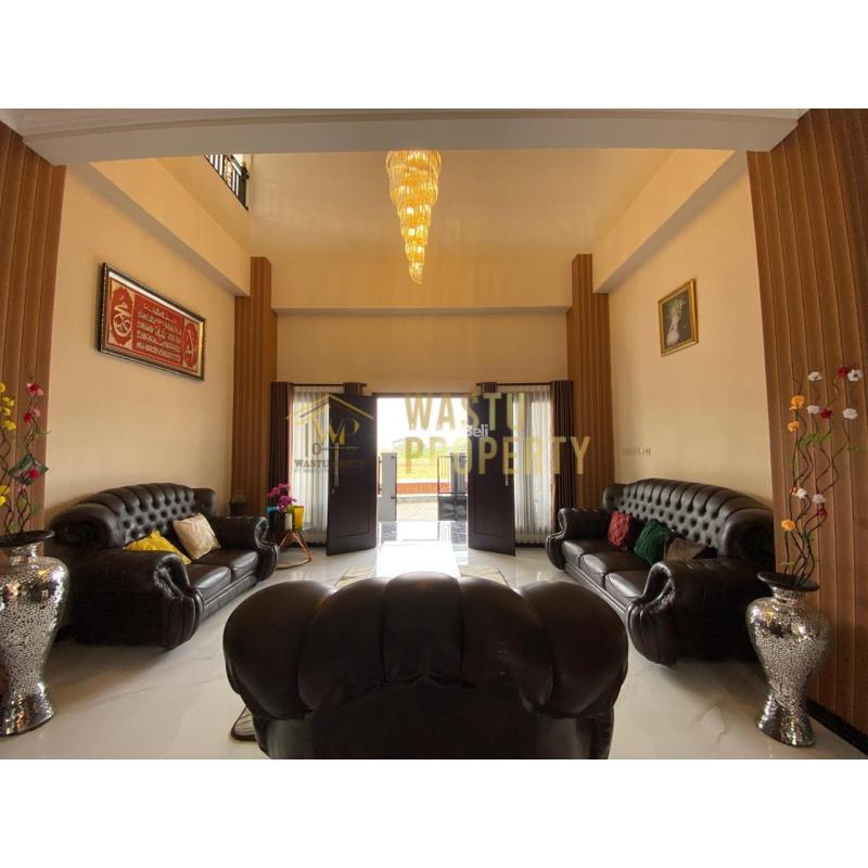 Dijual Rumah Besar, 5KT, 5KM, Kolam Renang Pribadi, Siap Huni, 5 menit Stadion Maguwoharjo, SHM Lengkap, Sleman - Yogyakarta