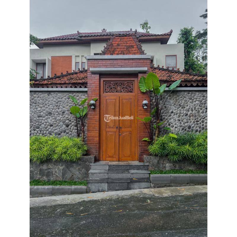 Dijual Villa Mewah, LT. 360m2, LB. 500m2, SHM, Full Furnished, dengan Kolam Renang, di Gamping, Sleman - Yogyakarta